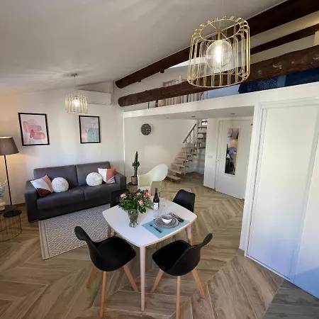 Renting - Massena - Loft - Heart Of Vieil - The Market With Sea View *